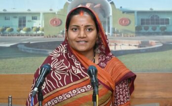 A conceptual image of the Chhattisgarh Legislative Assembly focusing on the discussion regarding building-less Anganwadi centers in the Bastar region.