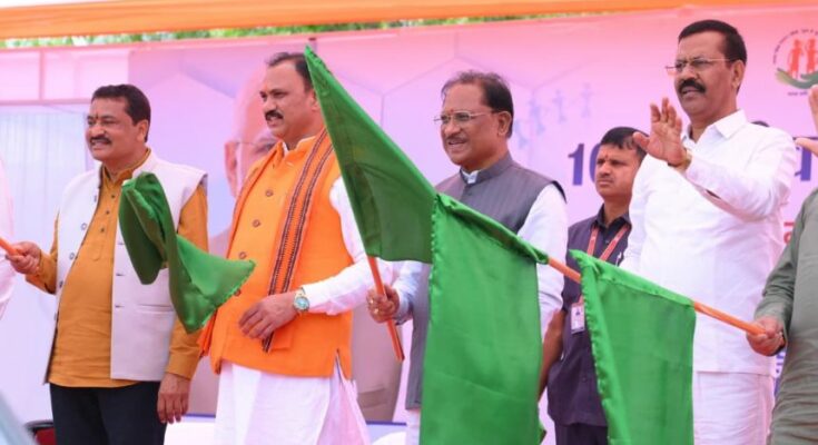 Chief Minister Vishnu Deo Sai flagging off the new fleet of 370 ambulances to strengthen emergency healthcare services in Chhattisgarh.