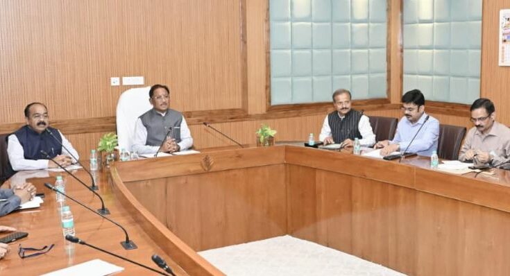 Chhattisgarh government officials signing the historic MoU for Jal Jeevan Mission 2.0 to boost the state's water revolution.
