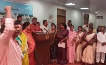 A conceptual image illustrating the Chhattisgarh Assembly paddy issue where stored grains are allegedly being eaten by rats, causing an uproar in the Vidhan Sabha.