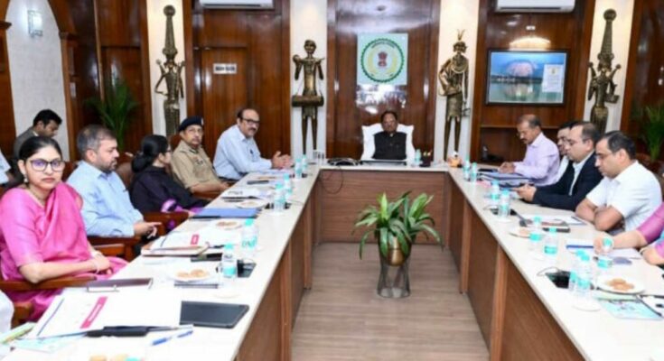 Chief Minister Vishnu Deo Sai holding a video conference with top officials to monitor the Chhattisgarh petroleum supply and gas availability.