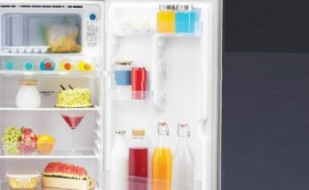 A conceptual image highlighting the energy-saving features and smart compressor technology of modern inverter refrigerators.