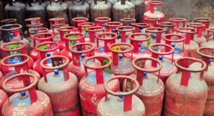 A conceptual image illustrating the Raipur gas cylinder supply crisis, showing empty LPG cylinders and frustrated consumers waiting for delivery.