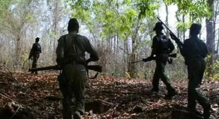 mahasamund naxalite surrender, chhattisgarh naxal news, 25 lakh bounty maoist, vikas alias sudarshan, chhattisgarh police success,
