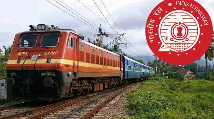 Passengers waiting at a railway platform due to the cancellation of 13 trains on the Howrah-Mumbai route in Chhattisgarh.