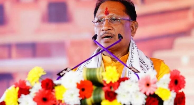 सुकमा में विकास कार्यों का उद्घाटन करते हुए छत्तीसगढ़ के मुख्यमंत्री विष्णु देव साय का चित्र