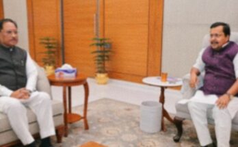 A conceptual image highlighting Chhattisgarh Politics, showing CM Vishnu Deo Sai presenting a Bastar bell metal artwork to PM Narendra Modi, with Nitin Nabin in the background.