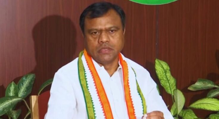 छत्तीसगढ़ में यूसीसी लागू करने के विरोध में बयान देते कांग्रेस प्रदेश अध्यक्ष दीपक बैज का चित्र