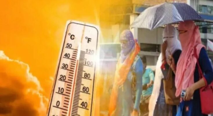 चिलचिलाती धूप के बीच आसमान में उमड़ते काले बादल, गर्मी और बारिश के मिले-जुले मौसम का संकेत