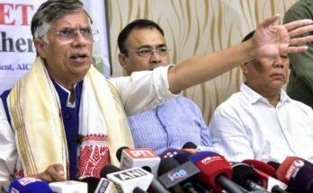 तेलंगाना हाईकोर्ट की इमारत और पवन खेड़ा से जुड़े विवाद का प्रतीकात्मक चित्र