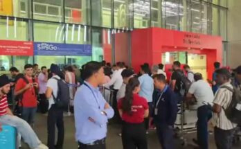 पुणे इंटरनेशनल एयरपोर्ट के रनवे और भारतीय वायुसेना के लड़ाकू विमान का प्रतीकात्मक चित्र