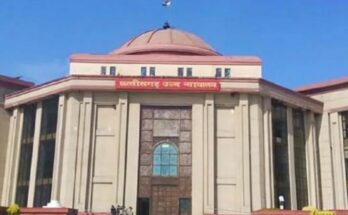 A conceptual image highlighting the Raipur Bar Association Election news, showing the Chhattisgarh High Court building alongside a judge's gavel and voting ballots with a prominent stay order stamp.