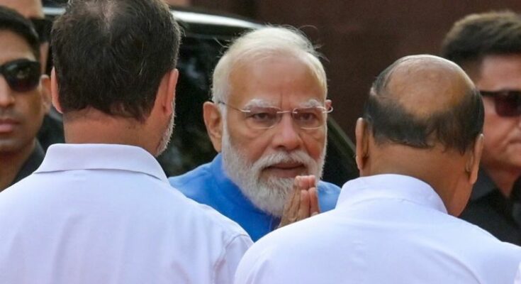 राष्ट्र के नाम संबोधन देते हुए प्रधानमंत्री नरेंद्र मोदी और संसद भवन का प्रतीकात्मक चित्र