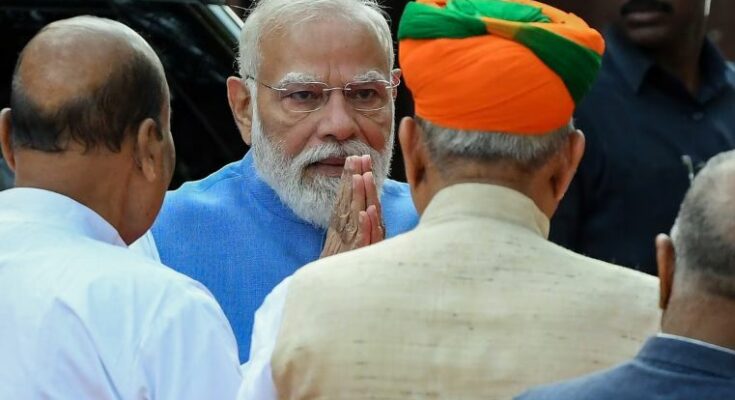 संसद भवन और महिला आरक्षण बिल के समर्थन में BJP सांसदों का प्रतीकात्मक चित्र