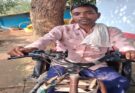 बैटरी ट्रायसायकल ने बदली 75% दिव्यांग सोमारू की जिंदगी, आत्मनिर्भरता की राह आसान